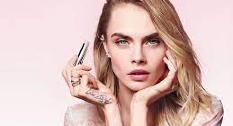 Top son dưỡng Dior được giới trẻ săn đón và bán chạy nhất hiện nay.